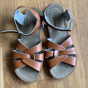 Saltwater sandals - Women’s size 5, tan